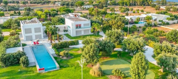 3 bedrooms Villa in Monopoli, Italy No. 58696 2