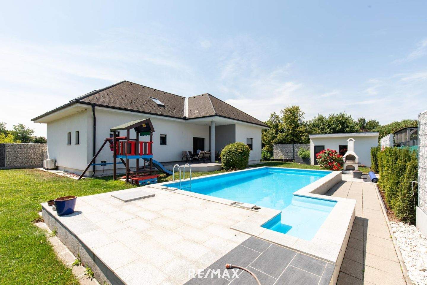 6 rooms House in Parndorf, Austria No. 207244