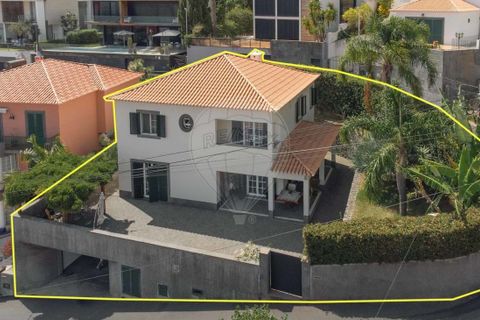 Дом с 3 спальнями в Фуншал, Португалия № 265379