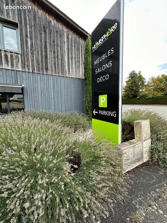 Коммерческая недвижимость 550м² в Ангулем, Франция № 311189