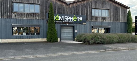 Коммерческая недвижимость 550м² в Ангулем, Франция № 311189 2