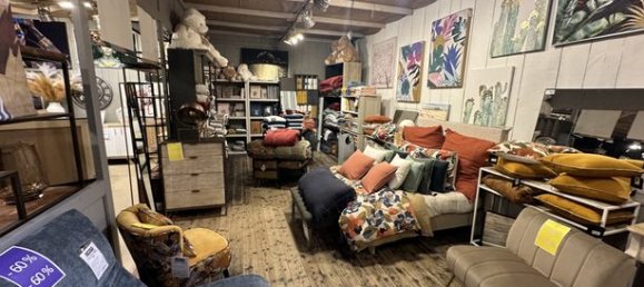 Коммерческая недвижимость 550м² в Ангулем, Франция № 311189 19