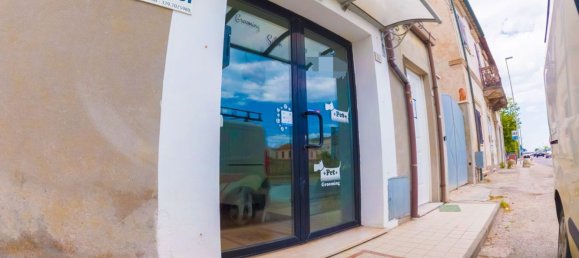 68m² Commercial property in Mondolfo, Italy No. 102612 3