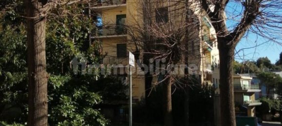 Apartamento de 3 dormitorios en Genoa, Italy No. 313393 2