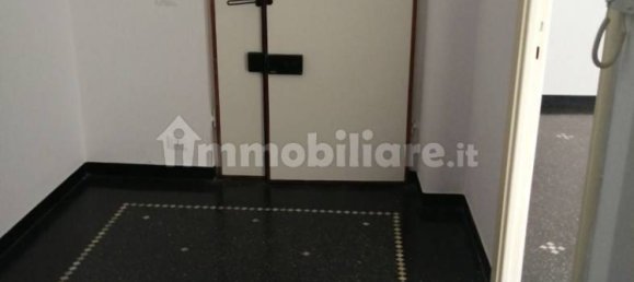 Apartamento de 3 dormitorios en Genoa, Italy No. 313393 3