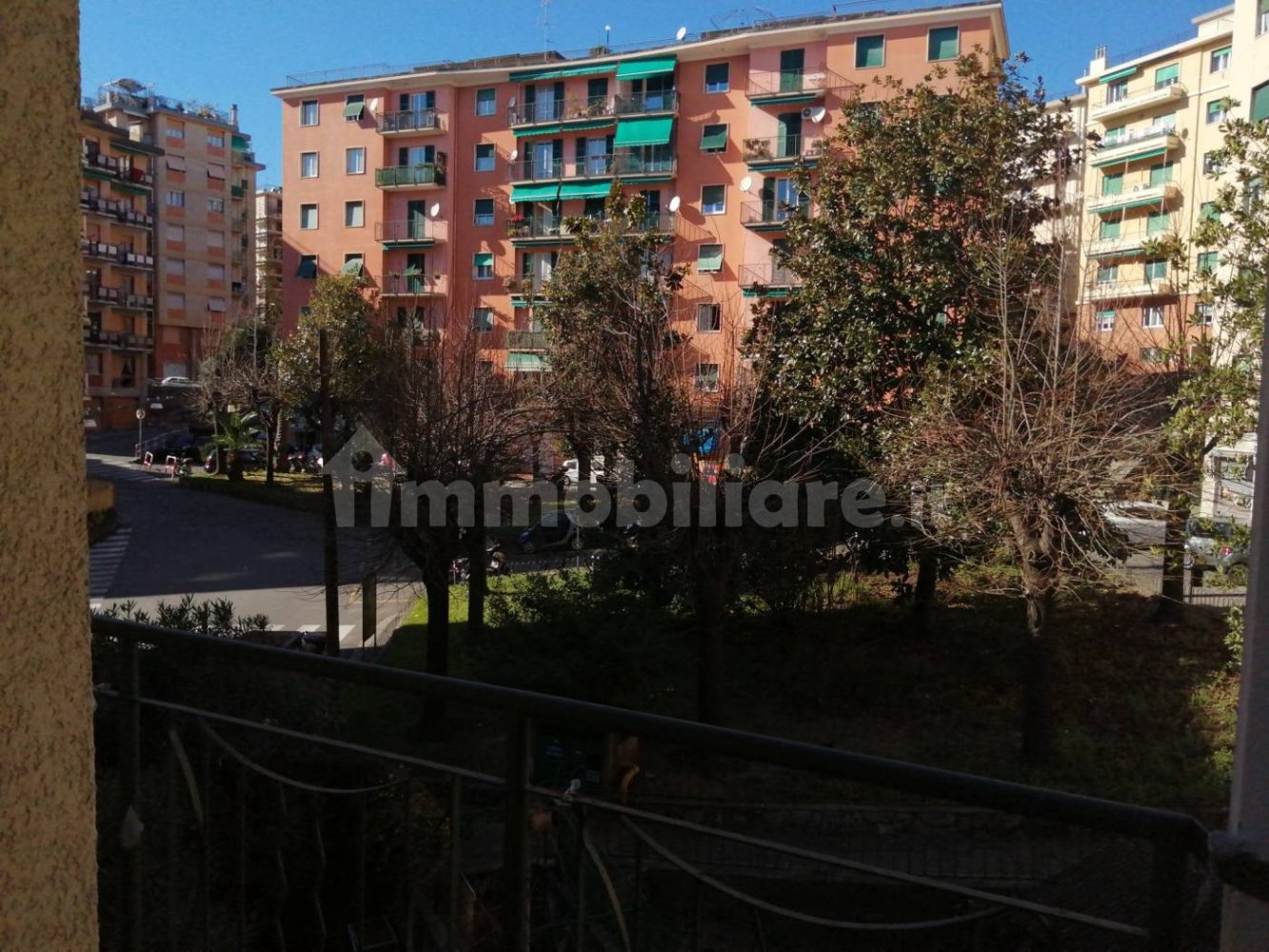 Apartamento de 3 dormitorios en Genoa, Italy No. 313393
