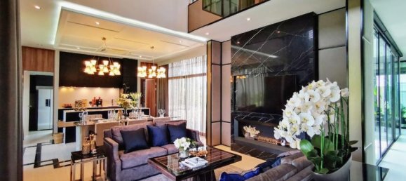 4 chambres house à vendre à Pattaya, Chonburi, Eastern Thailand, Thailand № 85 10