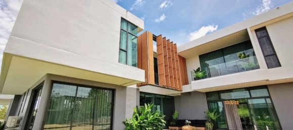 4 chambres house à vendre à Pattaya, Chonburi, Eastern Thailand, Thailand № 85 2