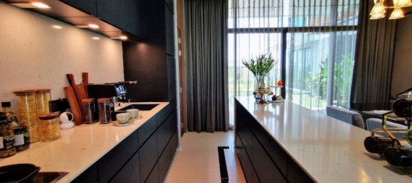 4 chambres house à vendre à Pattaya, Chonburi, Eastern Thailand, Thailand № 85 13