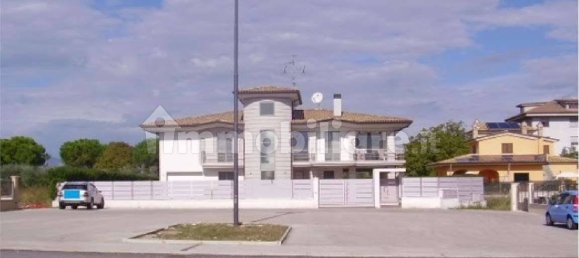 4 bedrooms Villa in Sant'Egidio alla Vibrata, Italy No. 259237 2