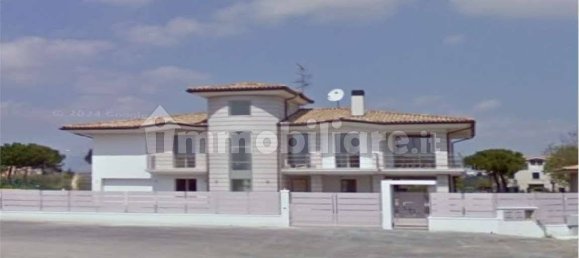 4 bedrooms Villa in Sant'Egidio alla Vibrata, Italy No. 259237 7