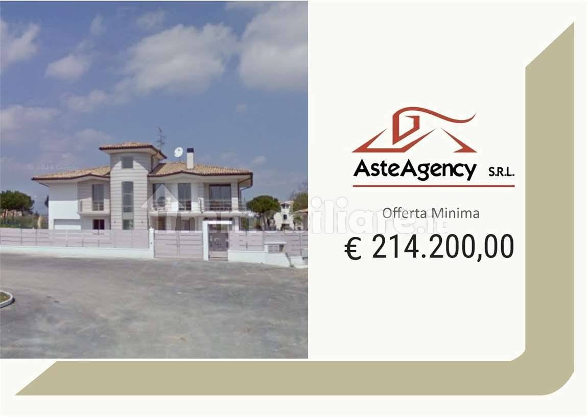 4 bedrooms Villa in Sant'Egidio alla Vibrata, Italy No. 259237