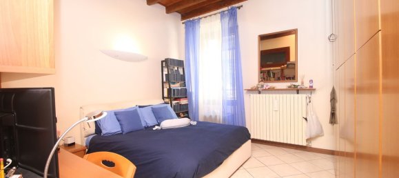 7-salle Appartement à Como, Italy No. 9688 9