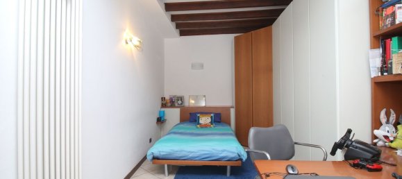 7-salle Appartement à Como, Italy No. 9688 12