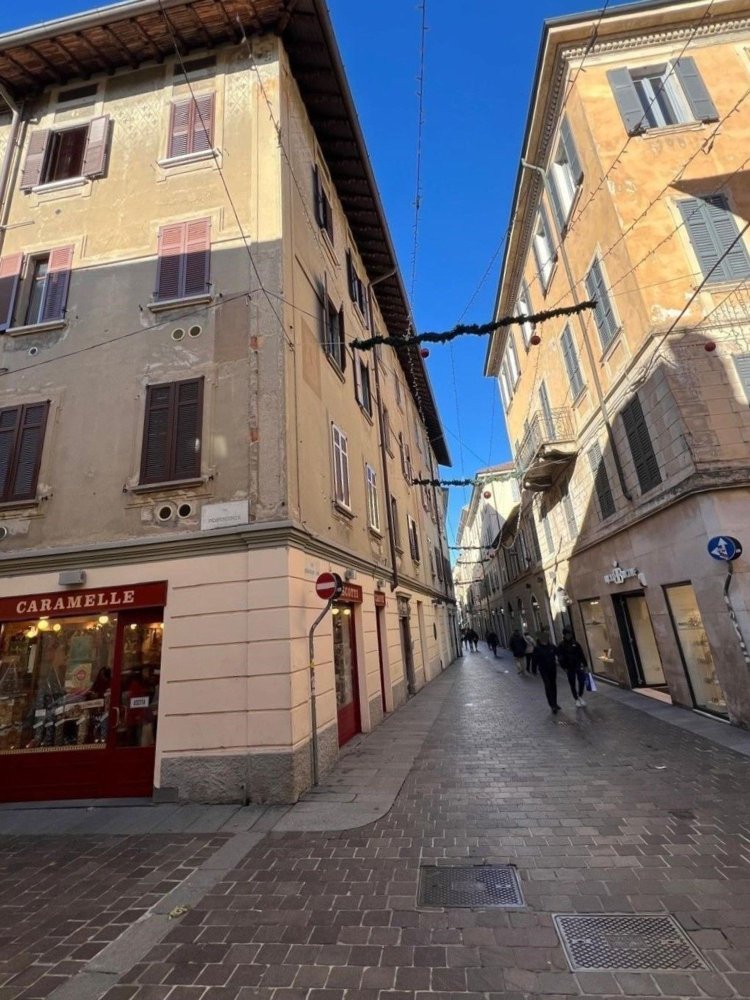 7غرفة شقة في Como, Italy رقم 9688