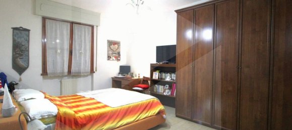Apartamento de 3 habitaciónes en Pontedera, Italy No. 23116 9