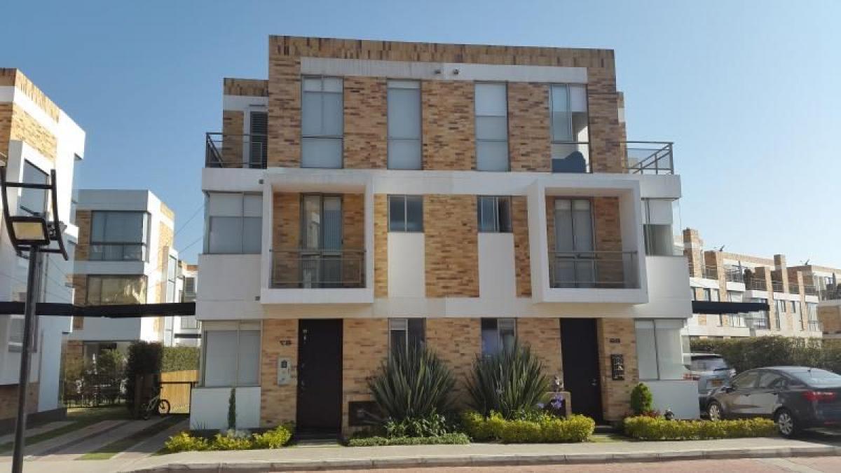 4 bedrooms House in Cundinamarca, Colombia No. 1016