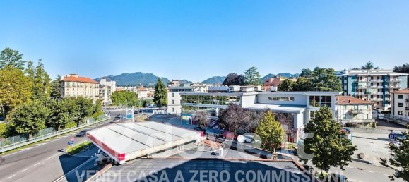 3 rooms Apartment in Varese, Italy No. 262902 10