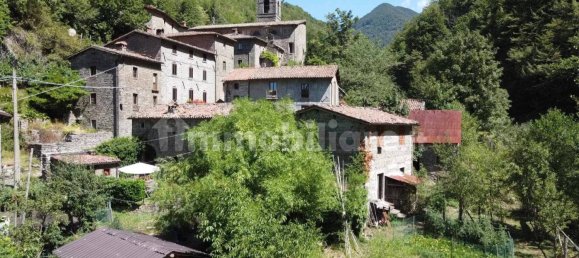 2 bedrooms House in Castiglione di Garfagnana, Italy No. 307433 3