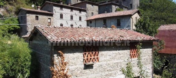 2 bedrooms House in Castiglione di Garfagnana, Italy No. 307433 7