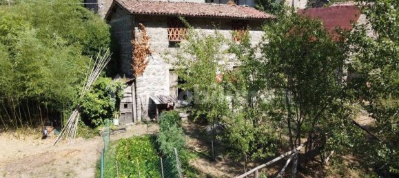 2 bedrooms House in Castiglione di Garfagnana, Italy No. 307433 4