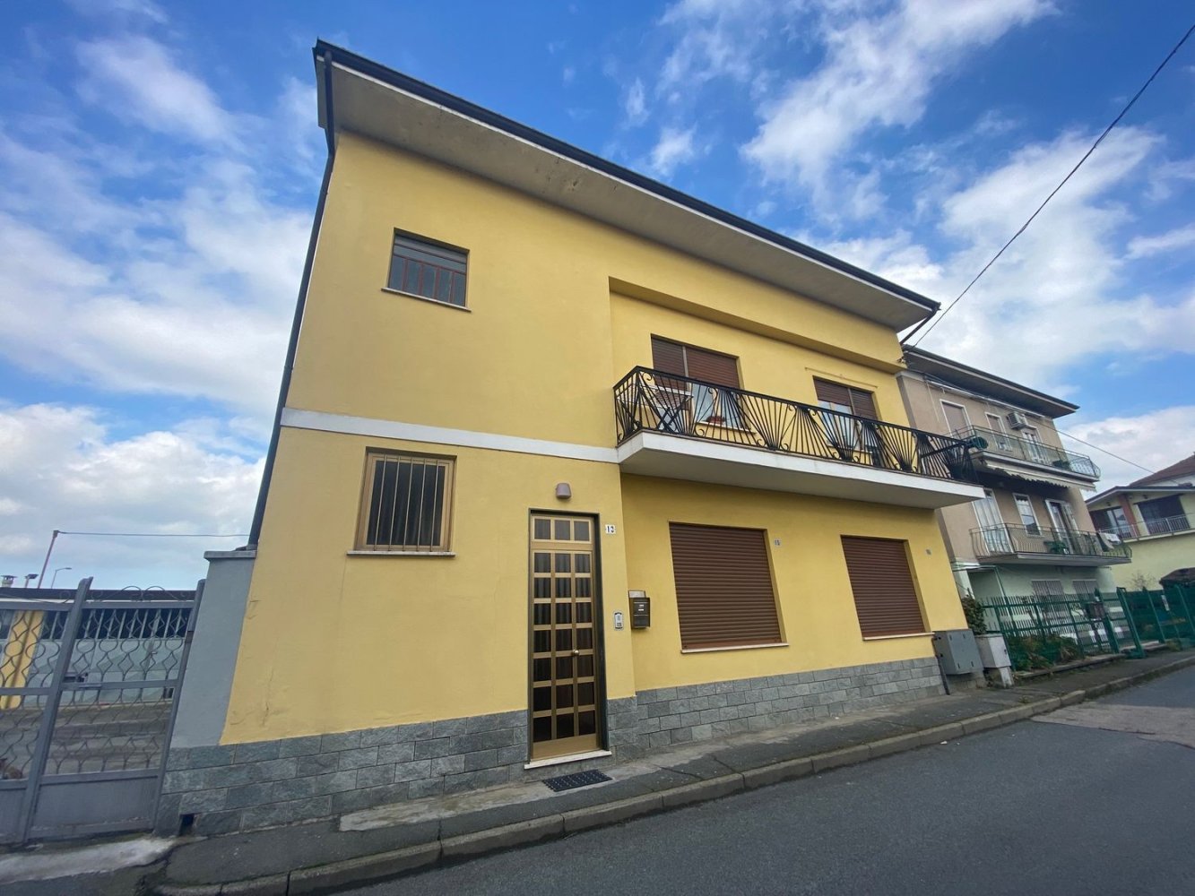 4-salle Appartement à Carmagnola, Italy No. 82346