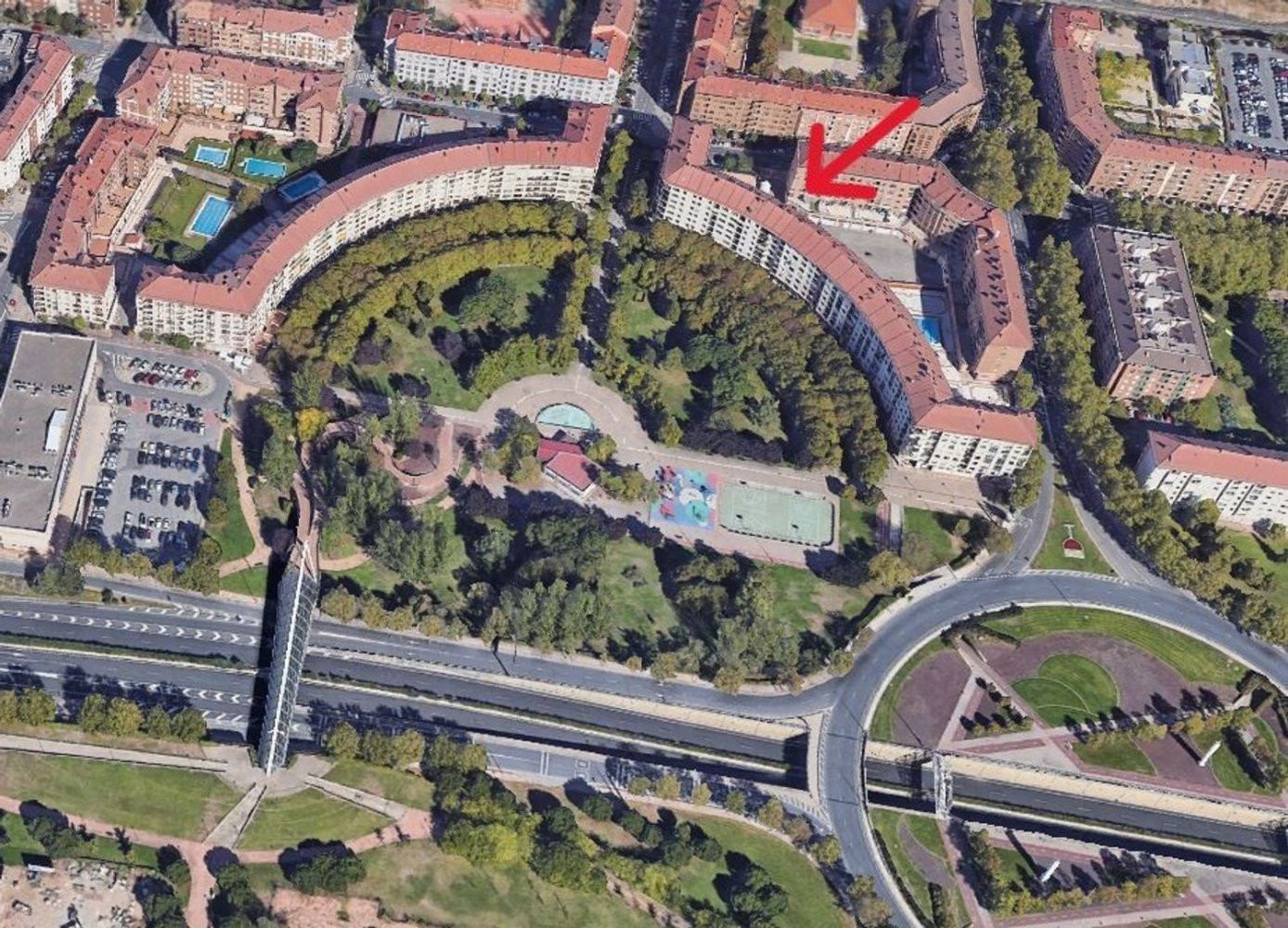 165m² Commercial property in Logrono, Spain No. 202375