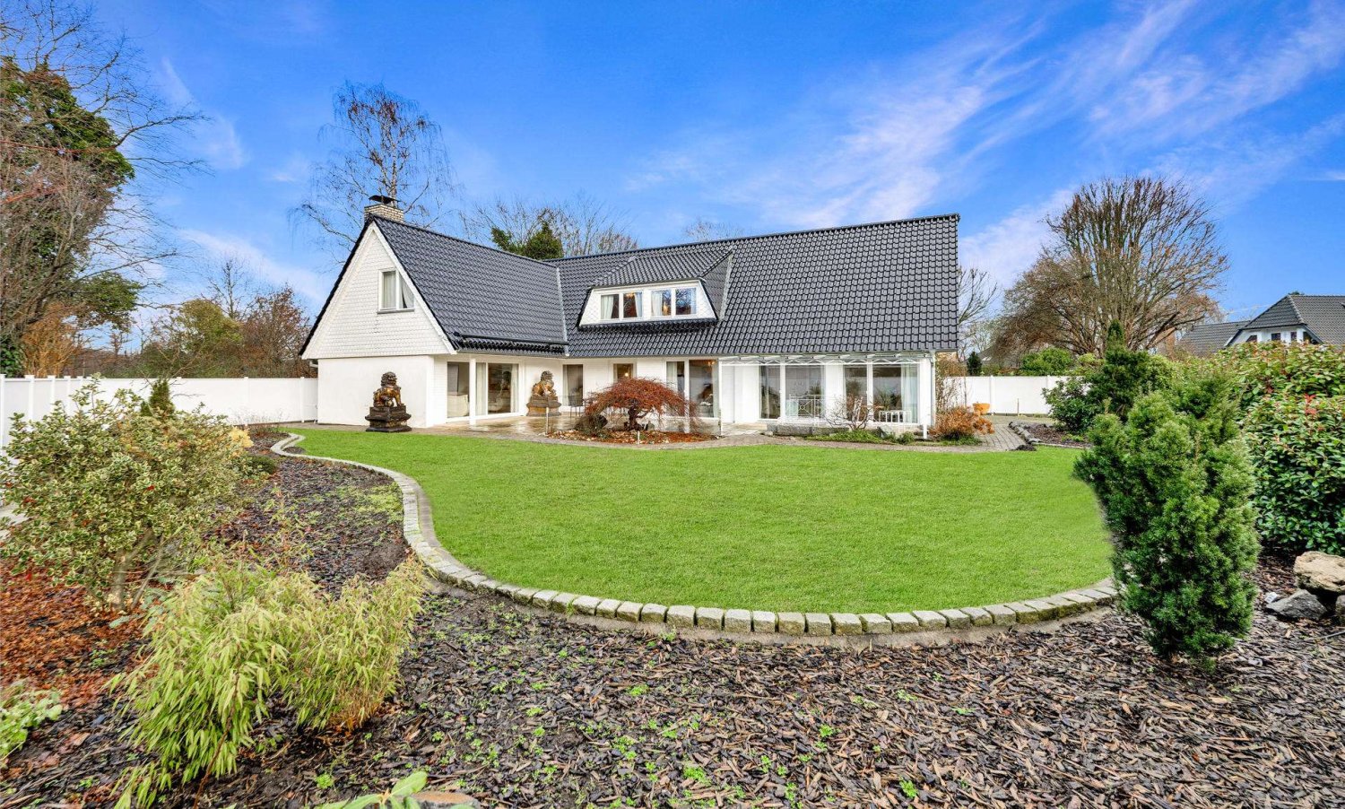 7 rooms Villa in Delmenhorst, Germany No. 22122