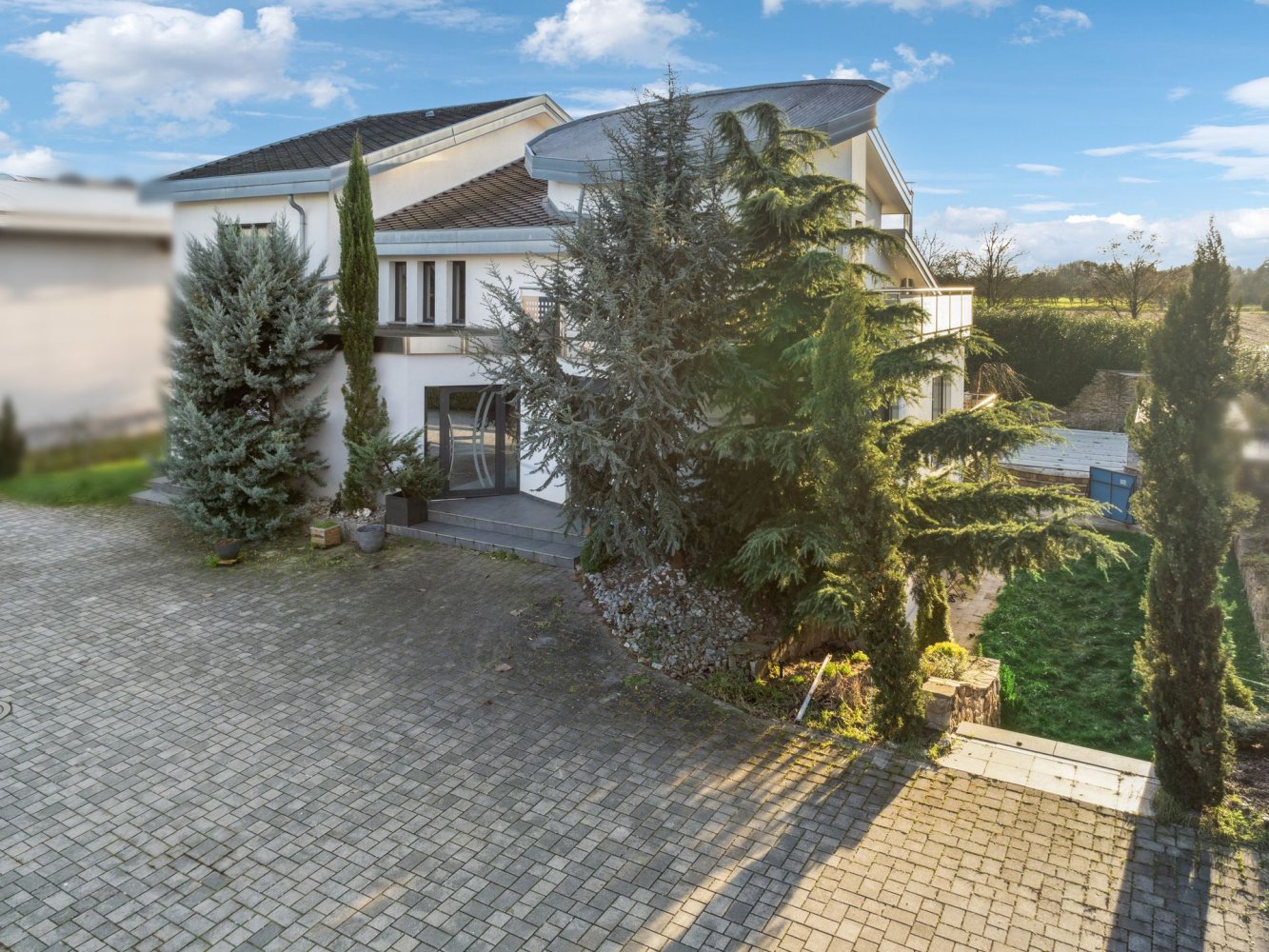 11غرفة عقار تجاري في Rastatt, Germany رقم 33008