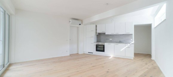 2 rooms Apartment in Penzing, Austria No. 175537 2