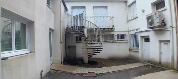 6 bedrooms Apartment in Montaigu-Vendee, France No. 290073 2