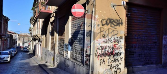 294m² Commercial property in Catania, Italy No. 52559 2