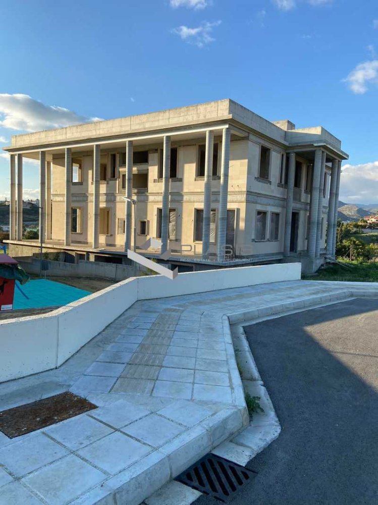 Villa de 7 dormitorios en Germasogeia, Cyprus No. 106845