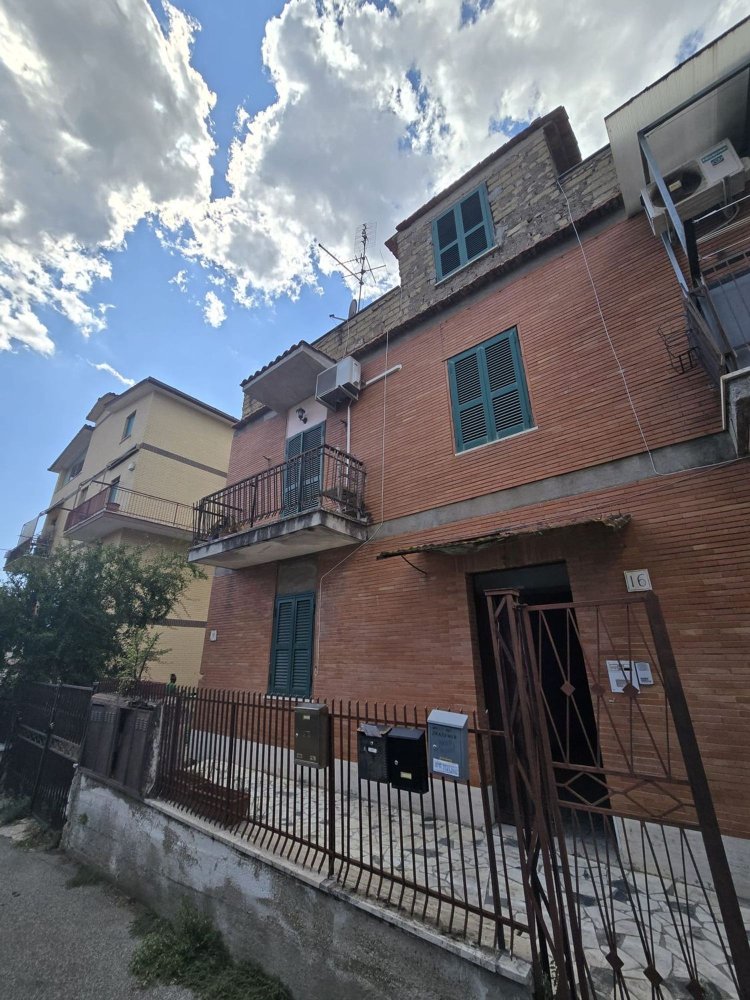 2غرفة شقة في Rome, Italy رقم 281238