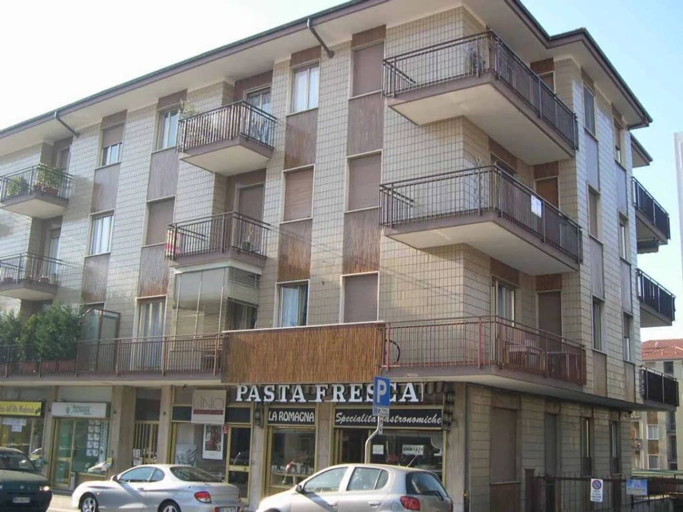 2 bedrooms Apartment in Biella, Italy No. 228419