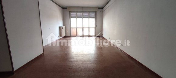 2 Schlafzimmer Wohnung in Novara, Italy, Nr. 169922 4