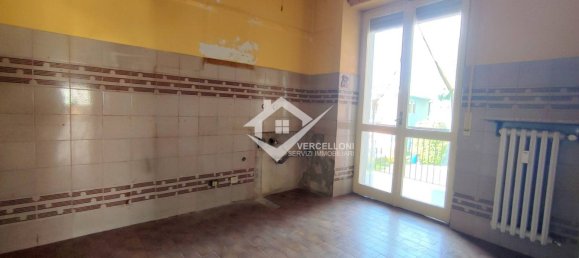 2 Schlafzimmer Wohnung in Novara, Italy, Nr. 169922 9