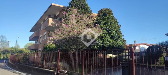 2 Schlafzimmer Wohnung in Novara, Italy, Nr. 169922 32