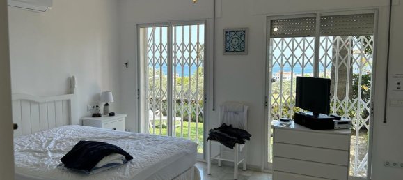 3 bedrooms Villa in La Duquesa, Spain No. 51203 8