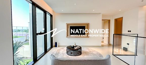 4 bedrooms Villa in Abu Dhabi, UAE No. 95102 12