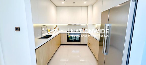 4 bedrooms Villa in Abu Dhabi, UAE No. 95102 3