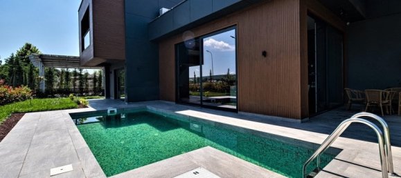 Villa 1+3 in Istanbul, Turkey No. 2429 3