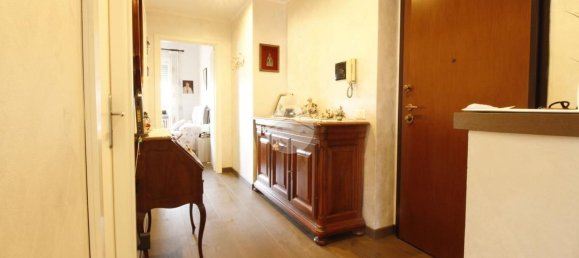 3 bedrooms Apartment in Rivoli, Italy No. 331721 2