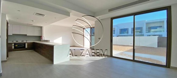 3 bedrooms Townhouse in Yas Island, UAE No. 29827 2