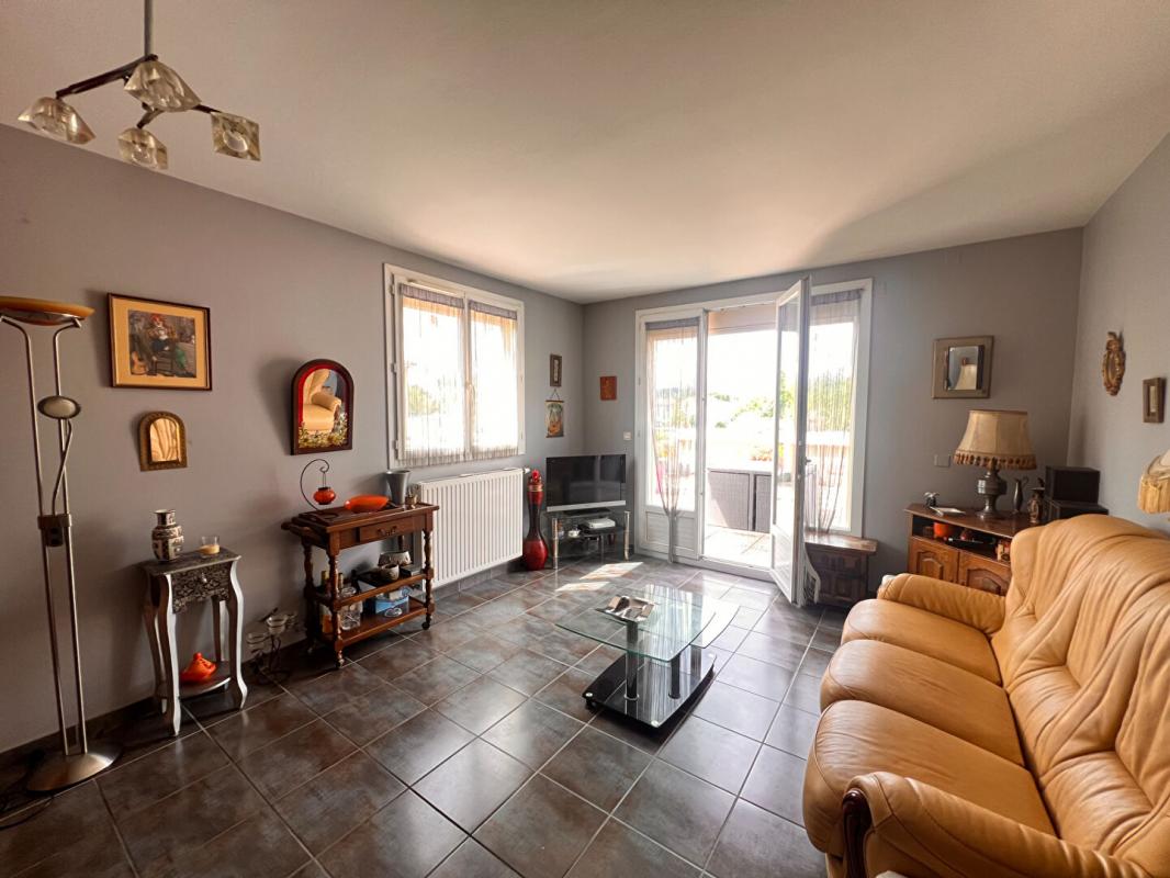 Dúplex de 2 dormitorios en Gerzat, France No. 288962