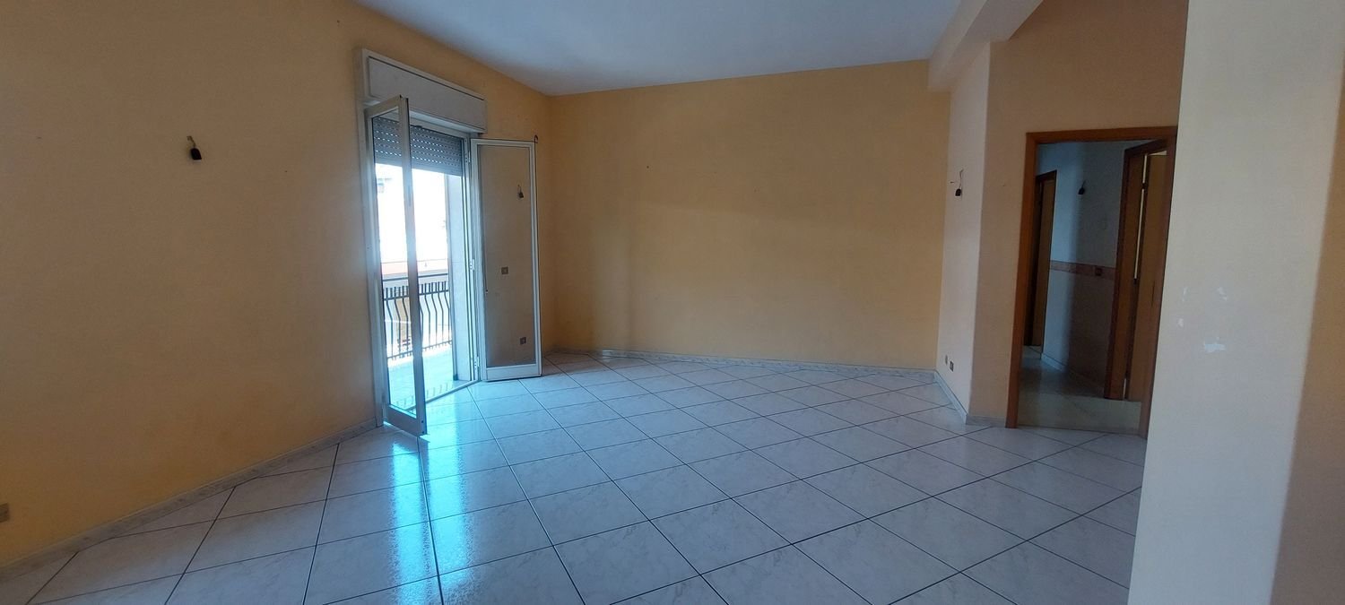 Квартира с 5 комнатами в Патерно, Италия № 48729