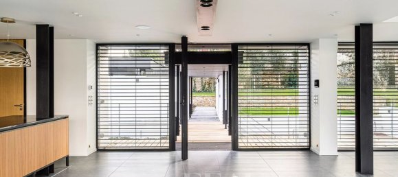 5 bedrooms House in Ville-d'Avray, France No. 181615 16