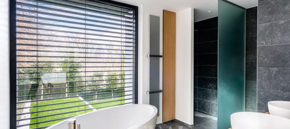 5 bedrooms House in Ville-d'Avray, France No. 181615 17