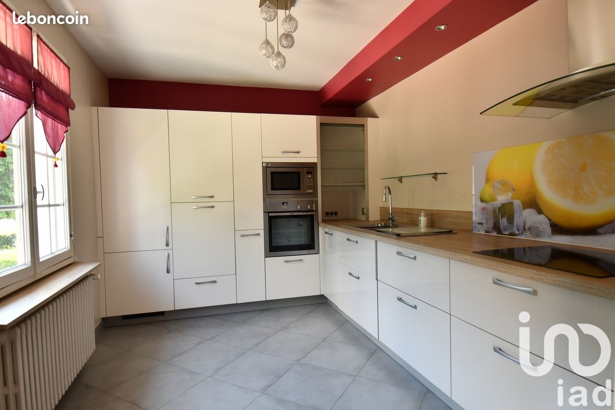 3 bedrooms House in Blois, France No. 261466