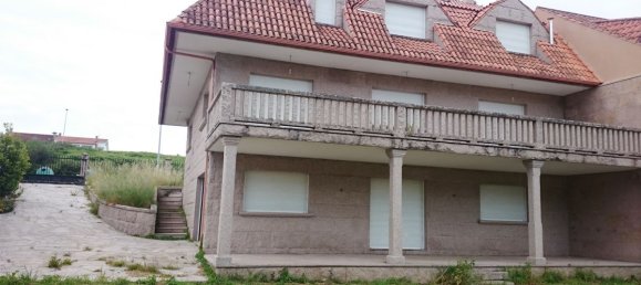 5 bedrooms House in Vilagarcia de Arousa, Spain No. 159168 2